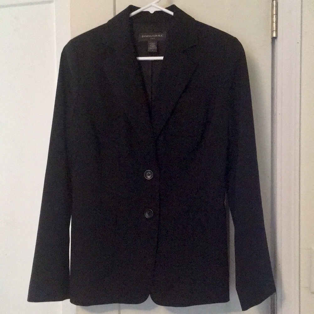Gorgeous Banana Republic black blazer!